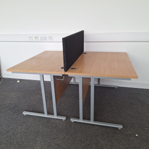 ( 7 ) 1200 x 800 Straight Desks In Oak Wood